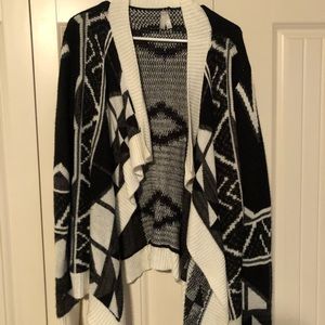 Black/Cream Sweater Cardigan